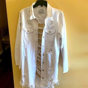 White distressed denim jacket with pockets